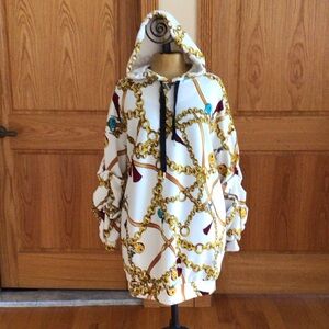 MINI DRESS WITH HOOD.